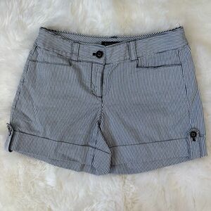 White House black market women’s shorts sizer 2